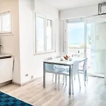 Апартаменти Beautiful Flat With Sea View In