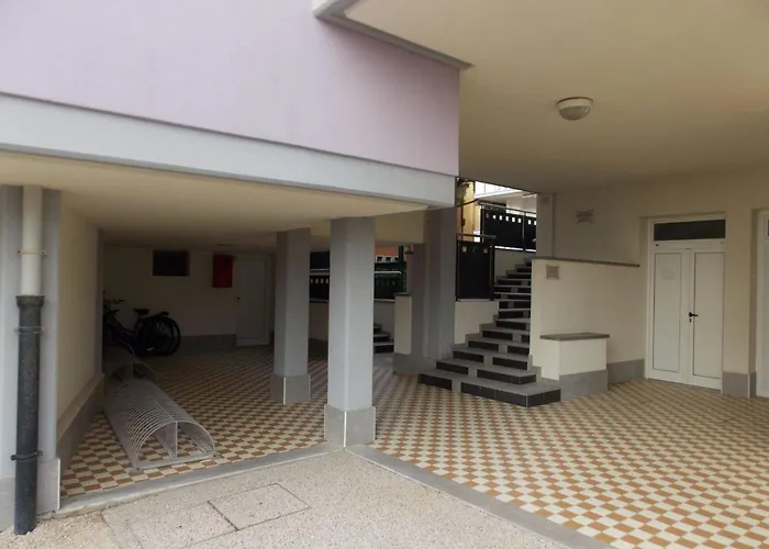 Beautiful Flat With Sea View In * 비비오네